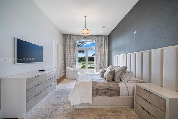Bedroom, Interior, Pendant Lights, Recessed Lighting, Water