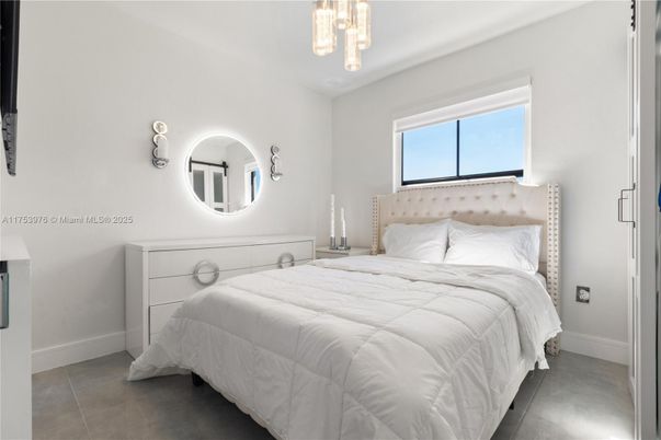 Bedroom, Interior, Pendant Lights