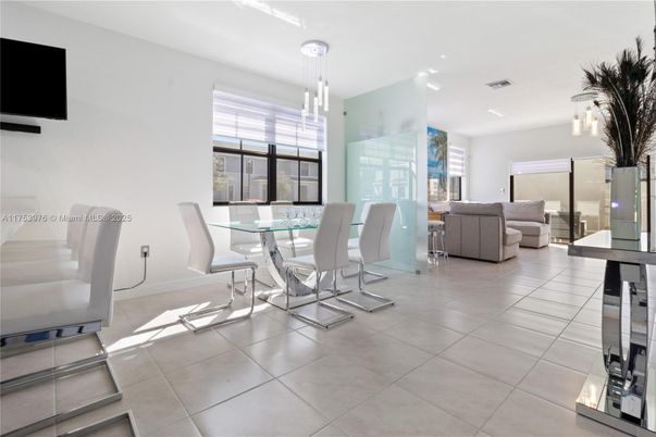 Dining room, Interior, Living room, Pendant Lights, Recessed Lighting