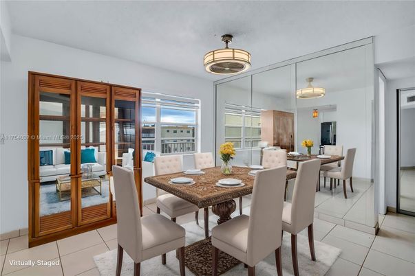 Dining room, Interior