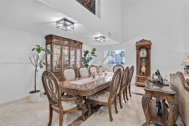 Dining room, Interior
