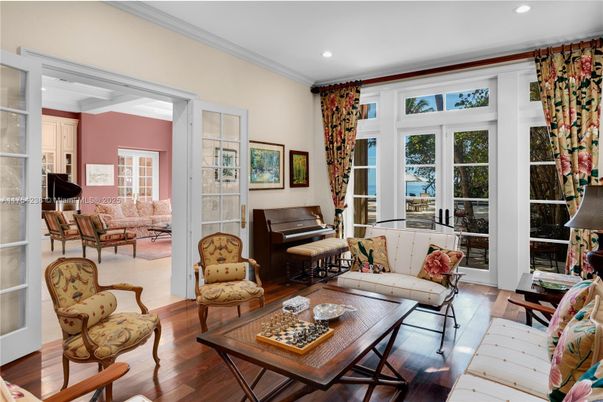 Interior, Living room, Piano, Recessed Lighting, Wood Texture Flooring