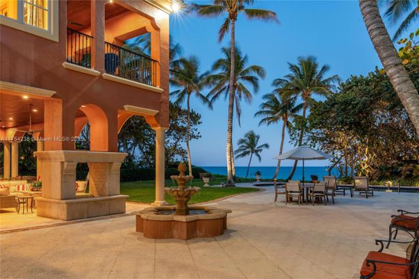 Exterior, Fireplace, Water