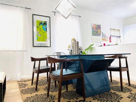 Dining room, Interior