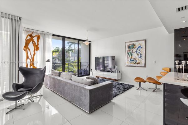 Interior, Living room, Pendant Lights, Recessed Lighting