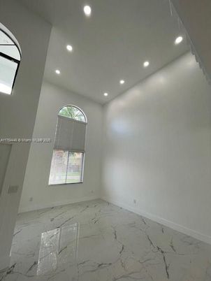Empty room, Interior, Marble, Recessed Lighting