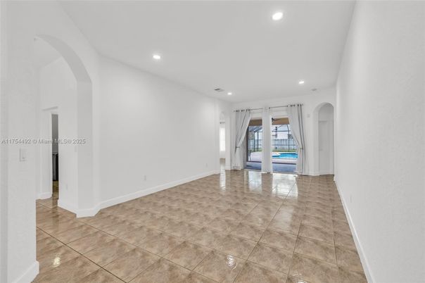 Empty room, Interior, Recessed Lighting