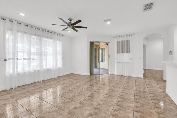 Empty room, Interior, Recessed Lighting