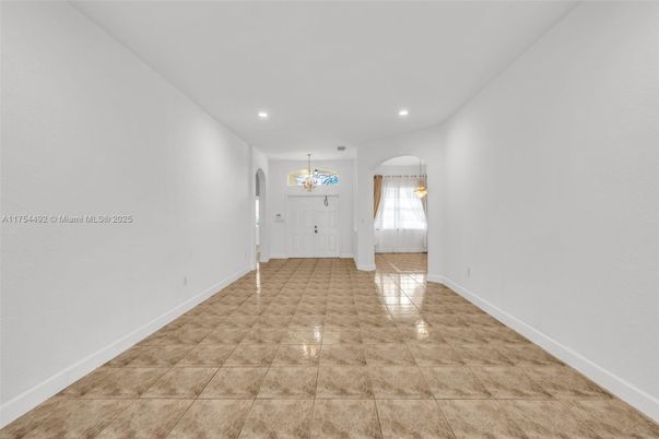 Empty room, Interior, Recessed Lighting