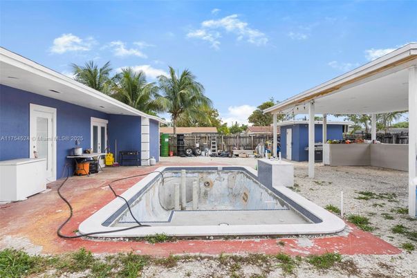 Backyard, Exterior, Pool