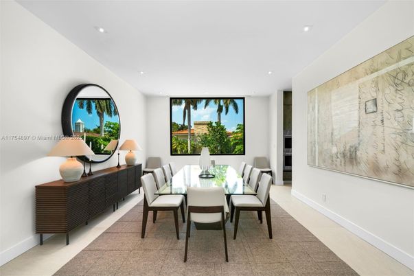 Dining room, Interior, Recessed Lighting