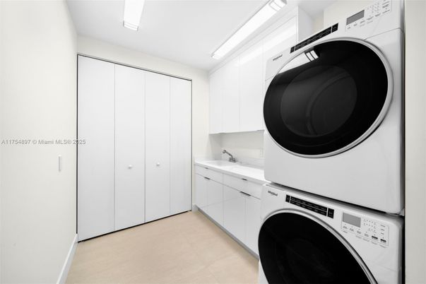 Interior, Washer