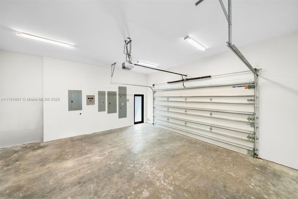 Garage, Interior