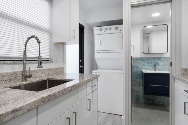 Interior, Recessed Lighting, Utility Closets, Washer, Wood Texture Flooring
