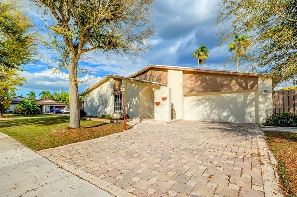 Backyard, Detached Garage, Exterior