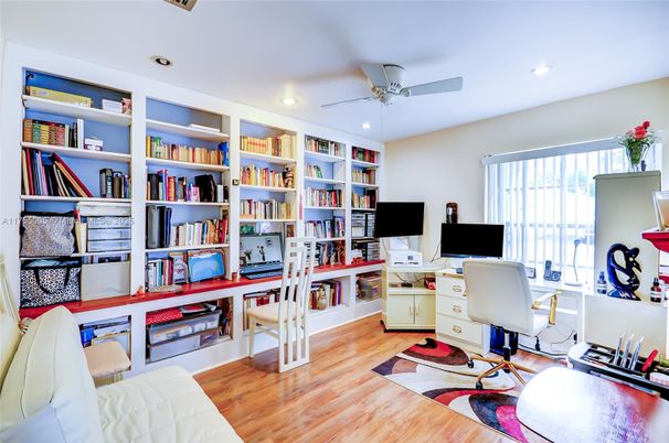 Home Office, Interior, Recessed Lighting, Wood Texture Flooring