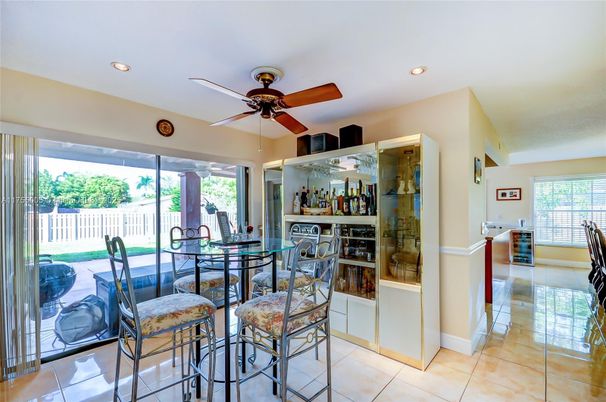 Dining room, Interior, Recessed Lighting