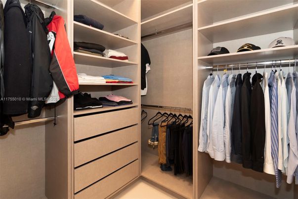 Interior, Walk-in Closets