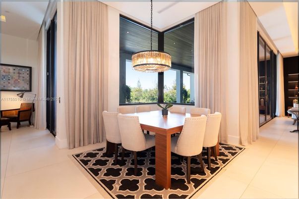 Chandelier, Dining room, Interior, Pendant Lights