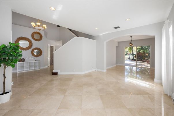 Empty room, Interior, Pendant Lights, Recessed Lighting