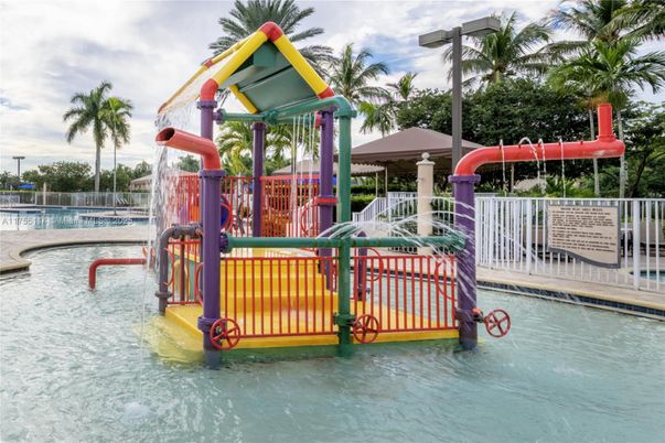 Exterior, Playground, Pool