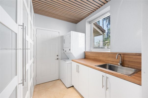 Interior, Washer