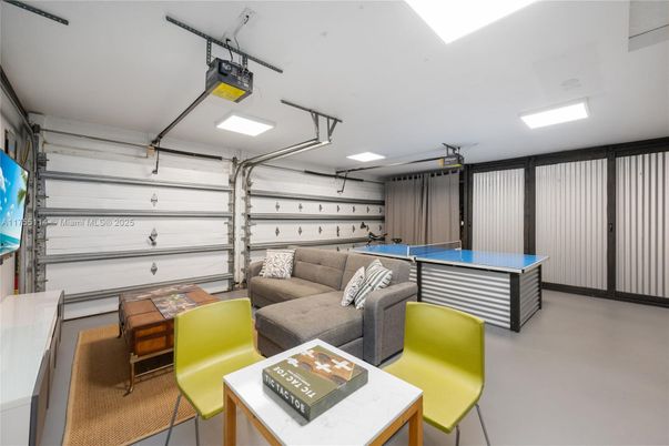 Garage, Interior