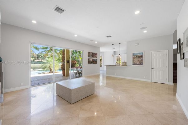 Empty room, Interior, Pendant Lights, Recessed Lighting