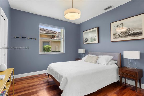 Bedroom, Interior, Pendant Lights, Wood Texture Flooring