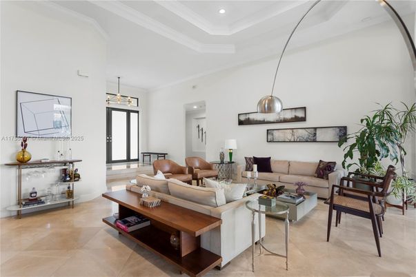 Interior, Living room, Pendant Lights, Recessed Lighting