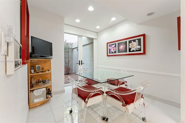 Dining room, Interior, Recessed Lighting