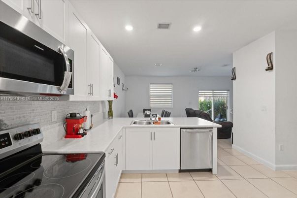 Dining room, Interior, Kitchen, Recessed Lighting, Stainless Steel Appliances