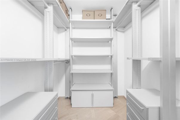 Interior, Walk-in Closets, Wood Texture Flooring