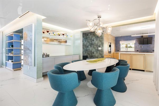 Dining room, Interior, Kitchen, Marble, Pendant Lights
