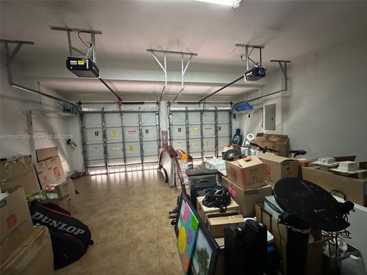 Garage, Interior