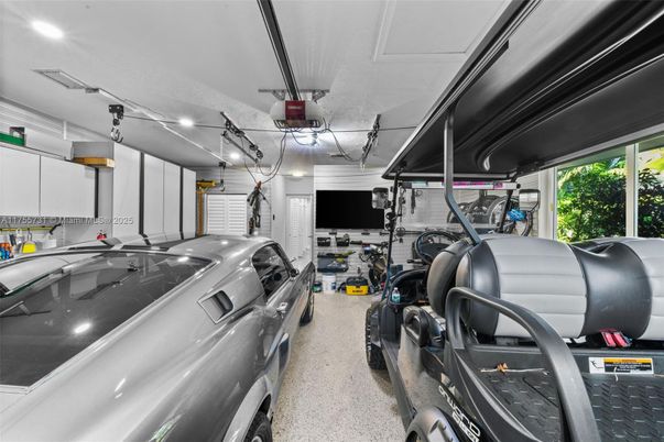 Garage, Interior