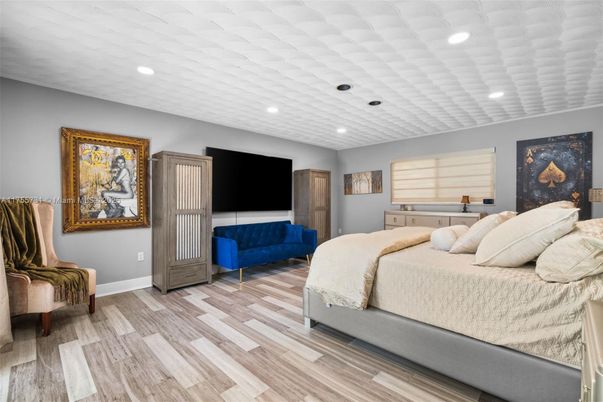 Bedroom, Interior, Recessed Lighting, Wood Texture Flooring