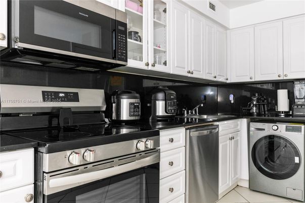 Interior, Kitchen, Stainless Steel Appliances, Washer