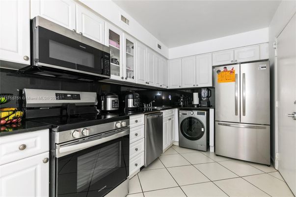 Interior, Kitchen, Stainless Steel Appliances, Washer
