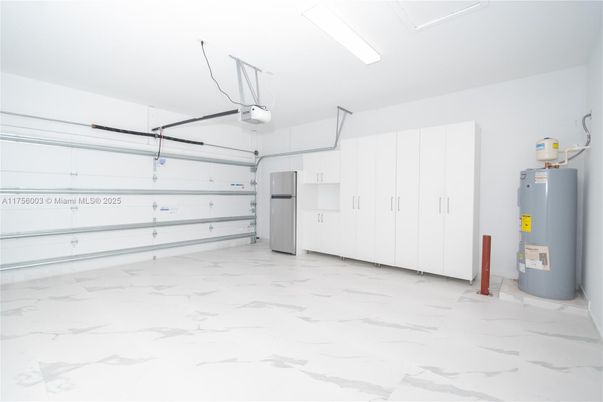 Garage, Interior, Marble