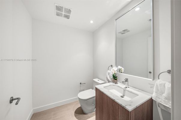 Bathroom, Interior, Recessed Lighting