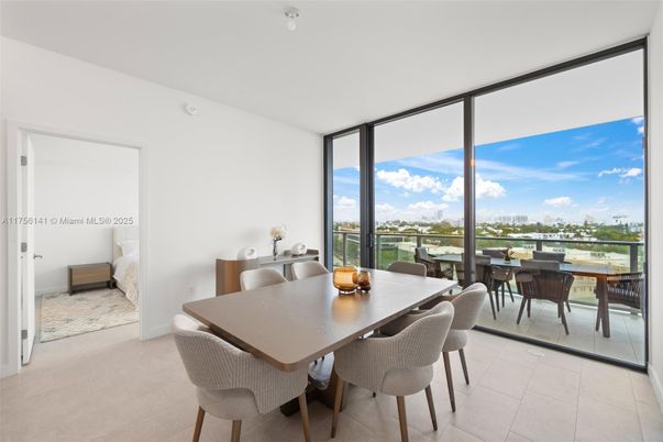 Dining room, Interior