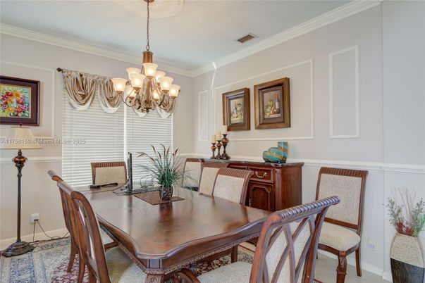 Chandelier, Dining room, Interior
