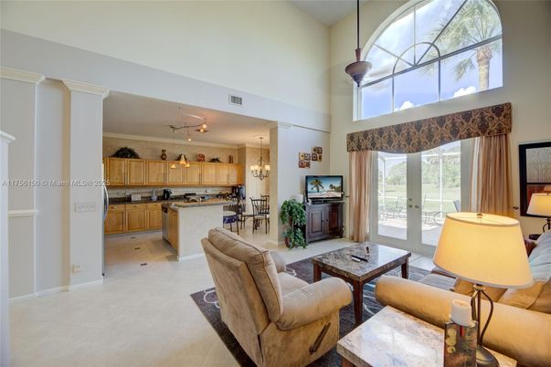 Chandelier, Dining room, Interior, Kitchen, Living room, Pendant Lights