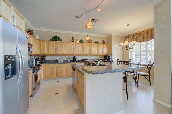 Chandelier, Dining room, Interior, Kitchen, Pendant Lights