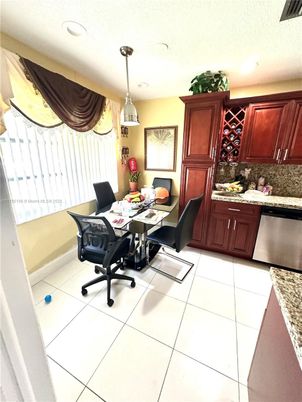 Dining room, Interior, Pendant Lights, Recessed Lighting