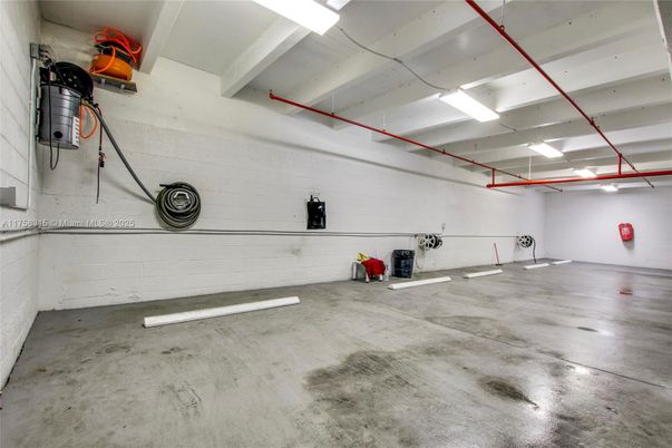 Garage, Interior