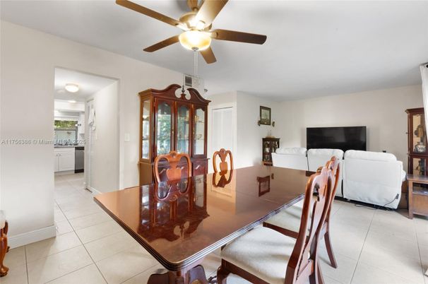 Dining room, Interior