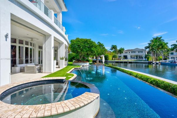 Exterior, Lake, Pool