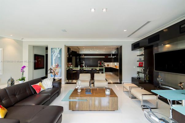 Dining room, Interior, Living room, Recessed Lighting